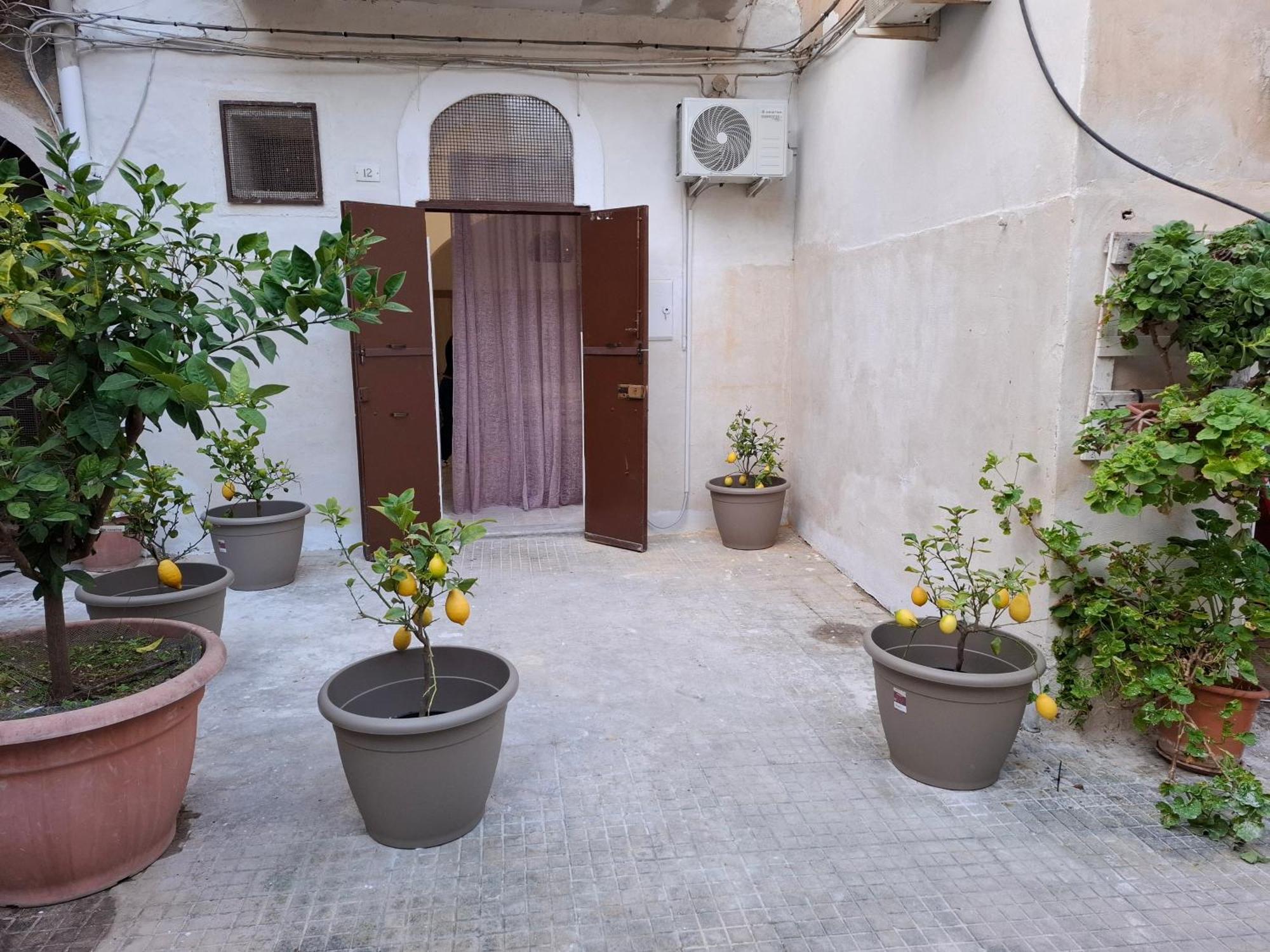 B&B Le Lumie "Il Cortiletto Del Centro" Agrigento Exterior photo