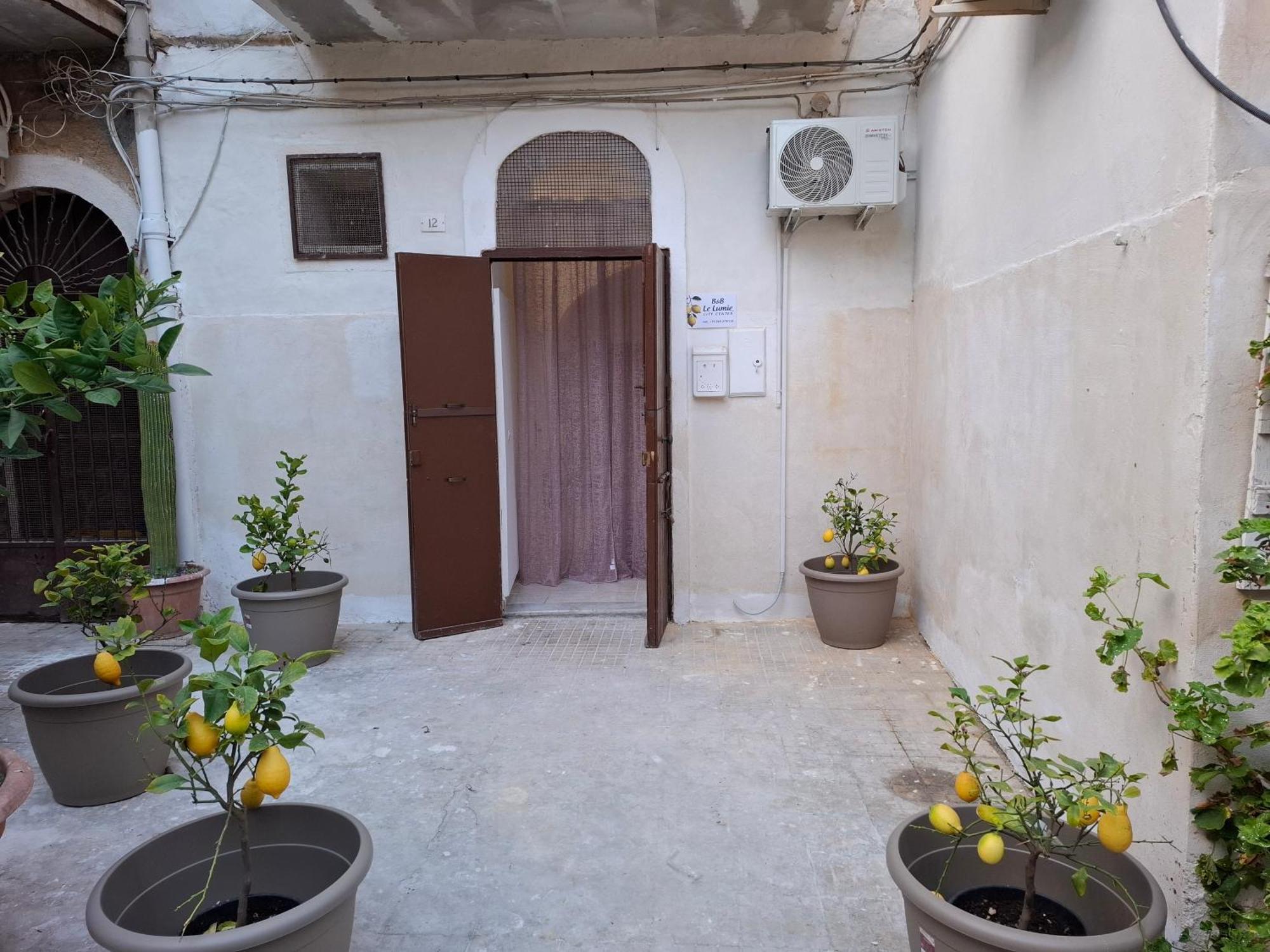 B&B Le Lumie "Il Cortiletto Del Centro" Agrigento Exterior photo